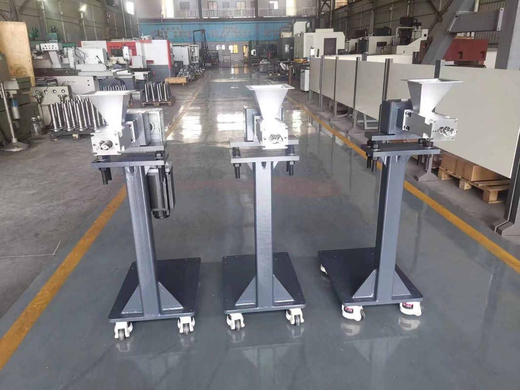 Мини-пластиковая экструзия 58 мм с двойным винтовым элементом, винтовой боковой кормовой вал для Z26