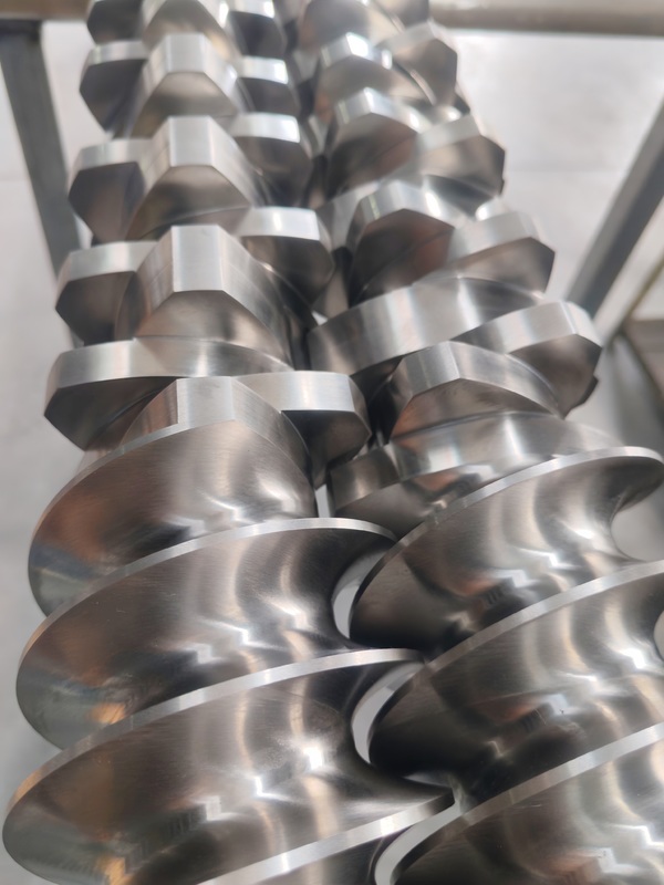 STS 95 Свинцовые экструдеры с винтовыми элементами с сертификацией ISO 9001 и настраиваемыми опциями